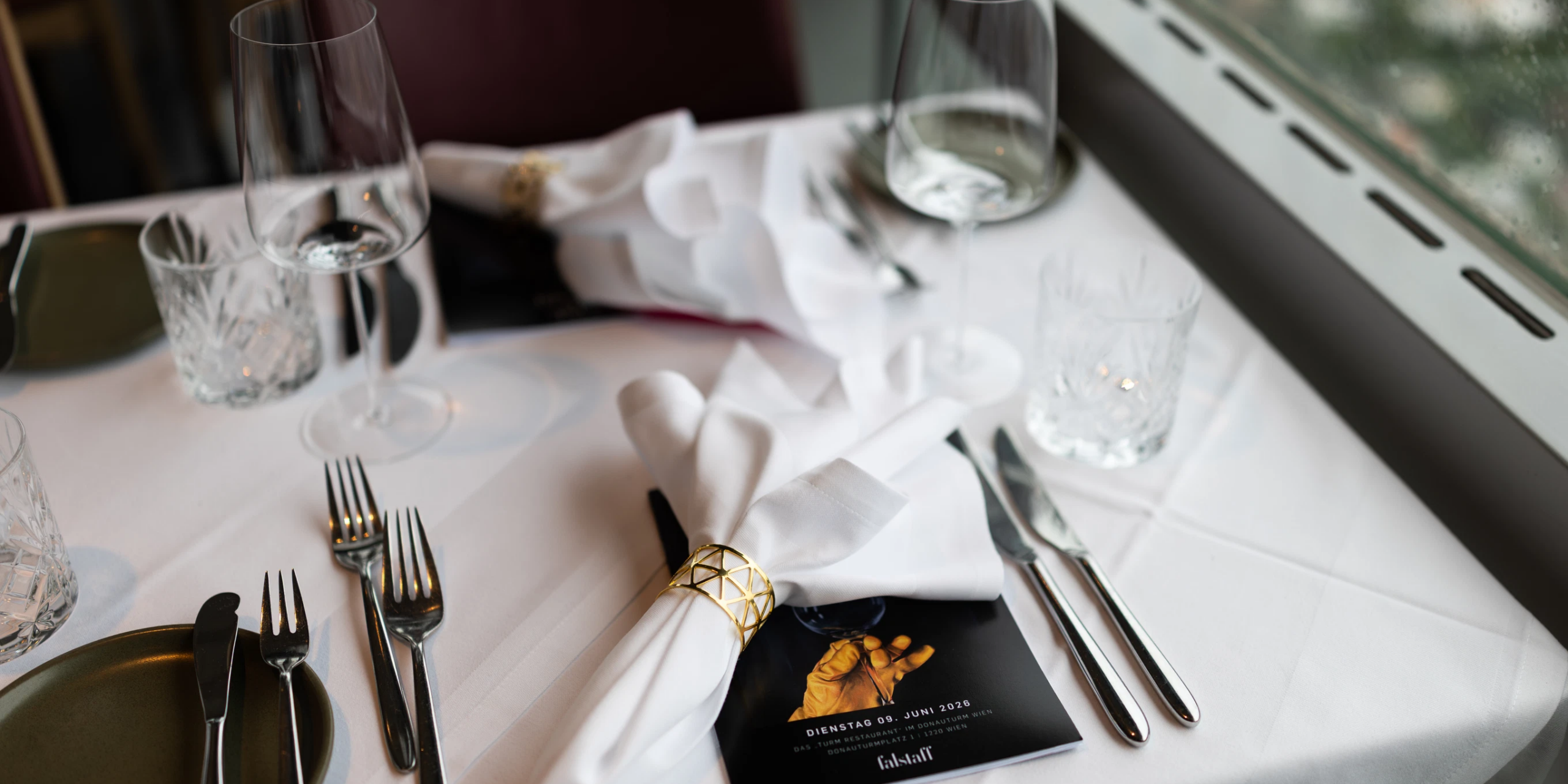 Jan-Tiam-Dorfer_Wine-Dine-Donauturm